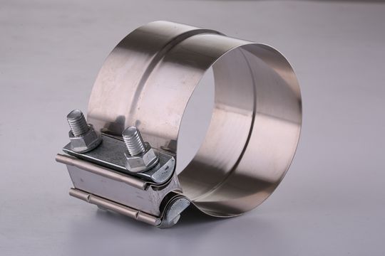 Lap joint exhaust band clamp for American automotive aftermarket